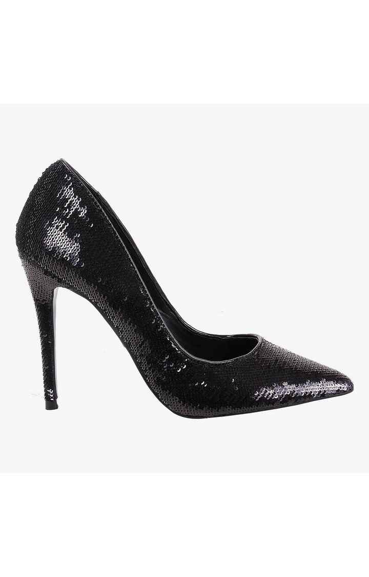 Daisie Black Pumps