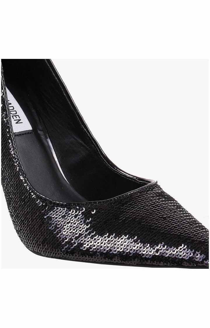 Daisie Black Pumps