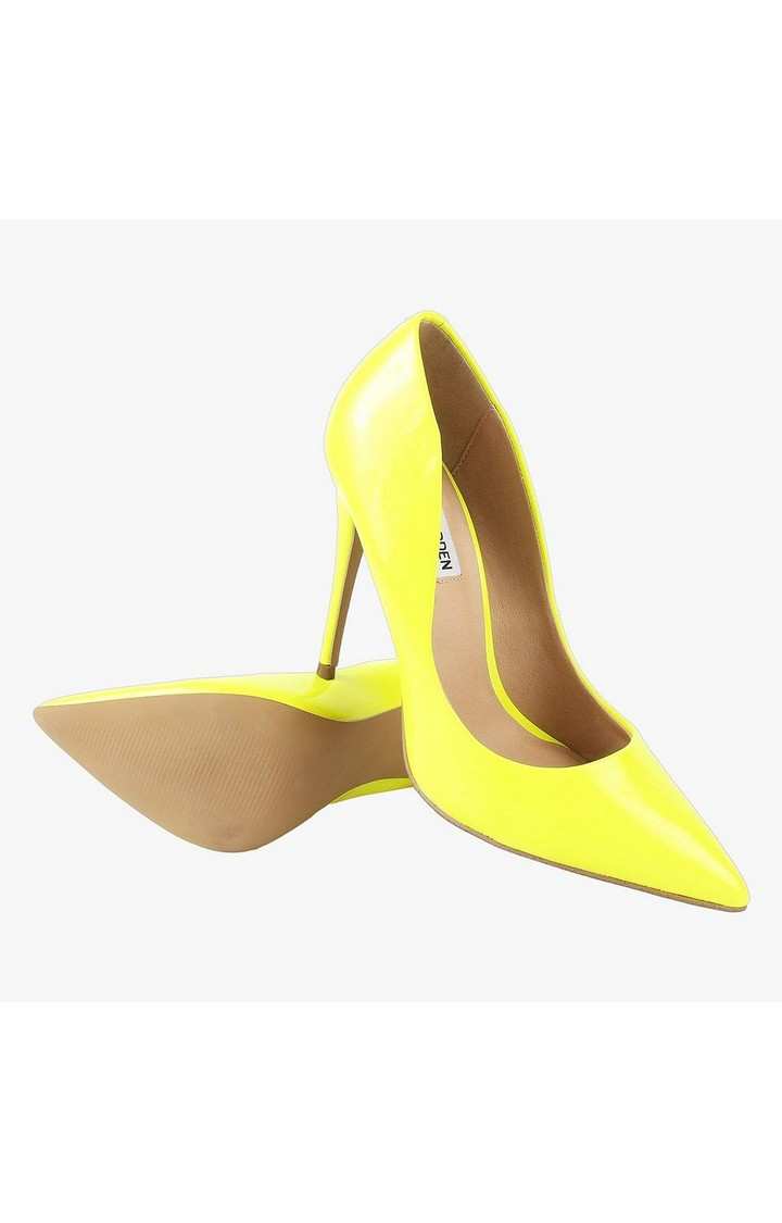 Daisie Yellow Pumps