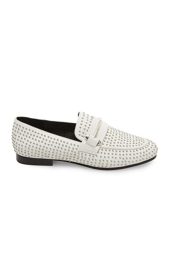 Kast White Closed Flats & Ballerinas