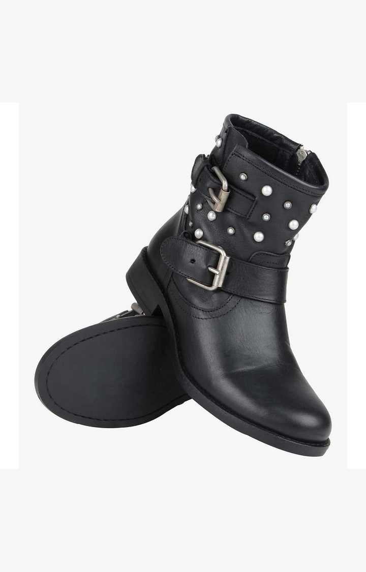 Cameo Black Boots