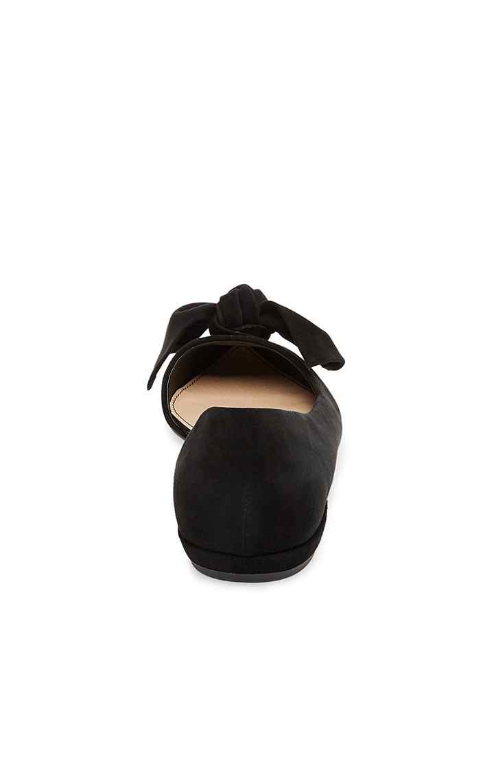 Edina Black Closed Flats & Ballerinas