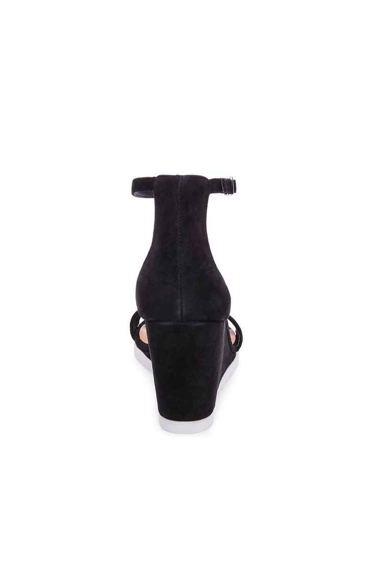 Deal Black Wedges