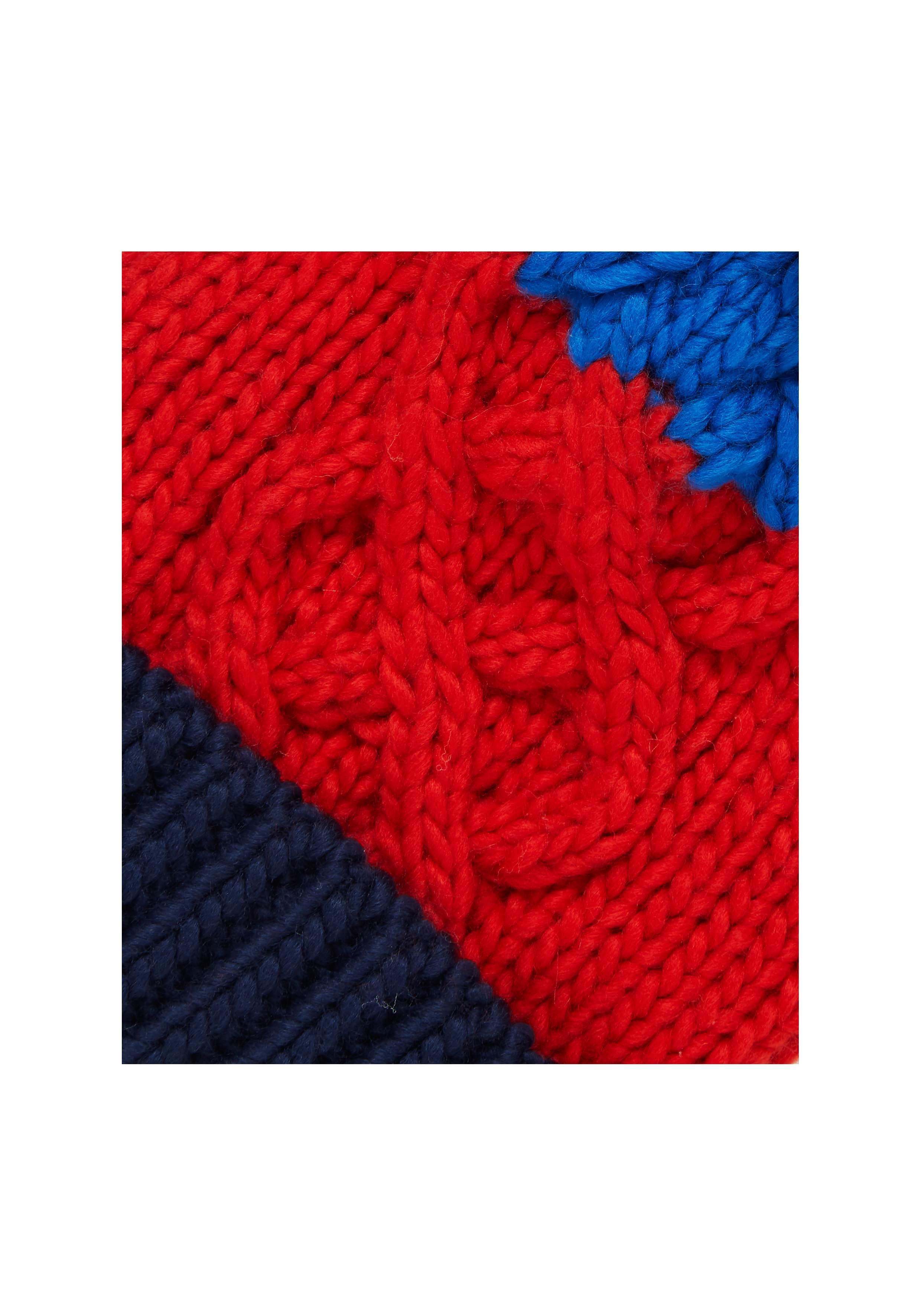 https://cdn.fynd.com/v2/falling-surf-7c8bb8/fyprod/wrkr/products/pictures/item/free/original/000000410094492001/v4bnyQcetp-MB468-2.jpg