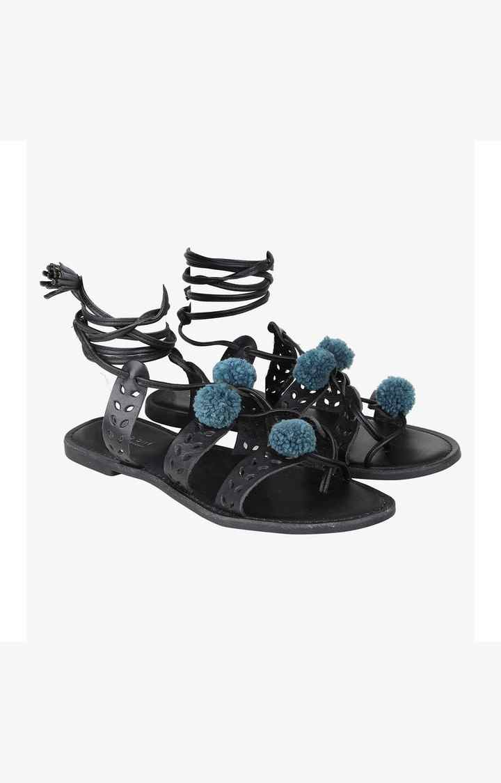 Pom Pom Black Flats