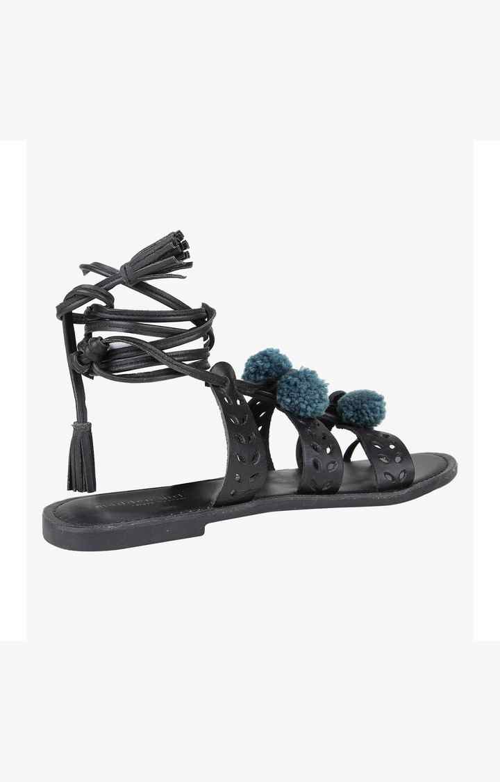 Pom Pom Black Flats
