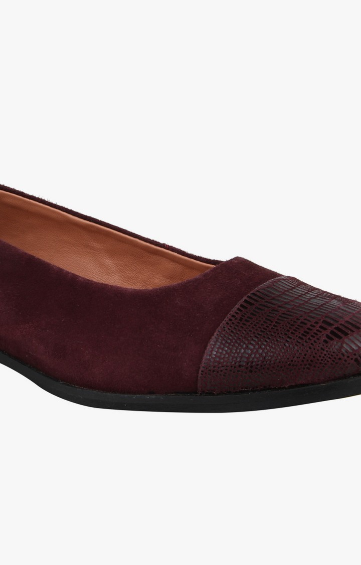 Retro Red Closed Flats & Ballerinas