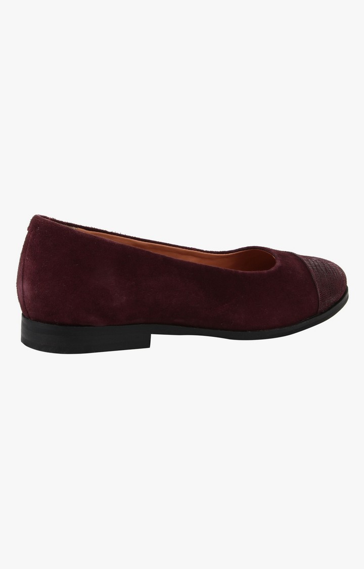 Retro Red Closed Flats & Ballerinas