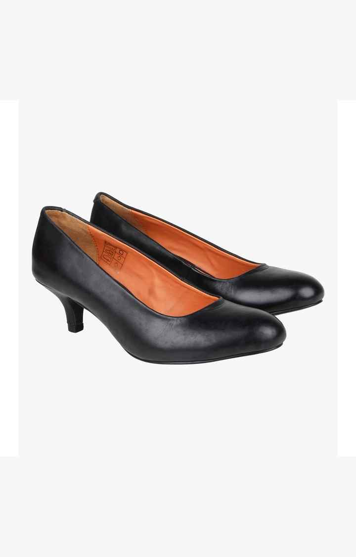 Lucy Black Pumps