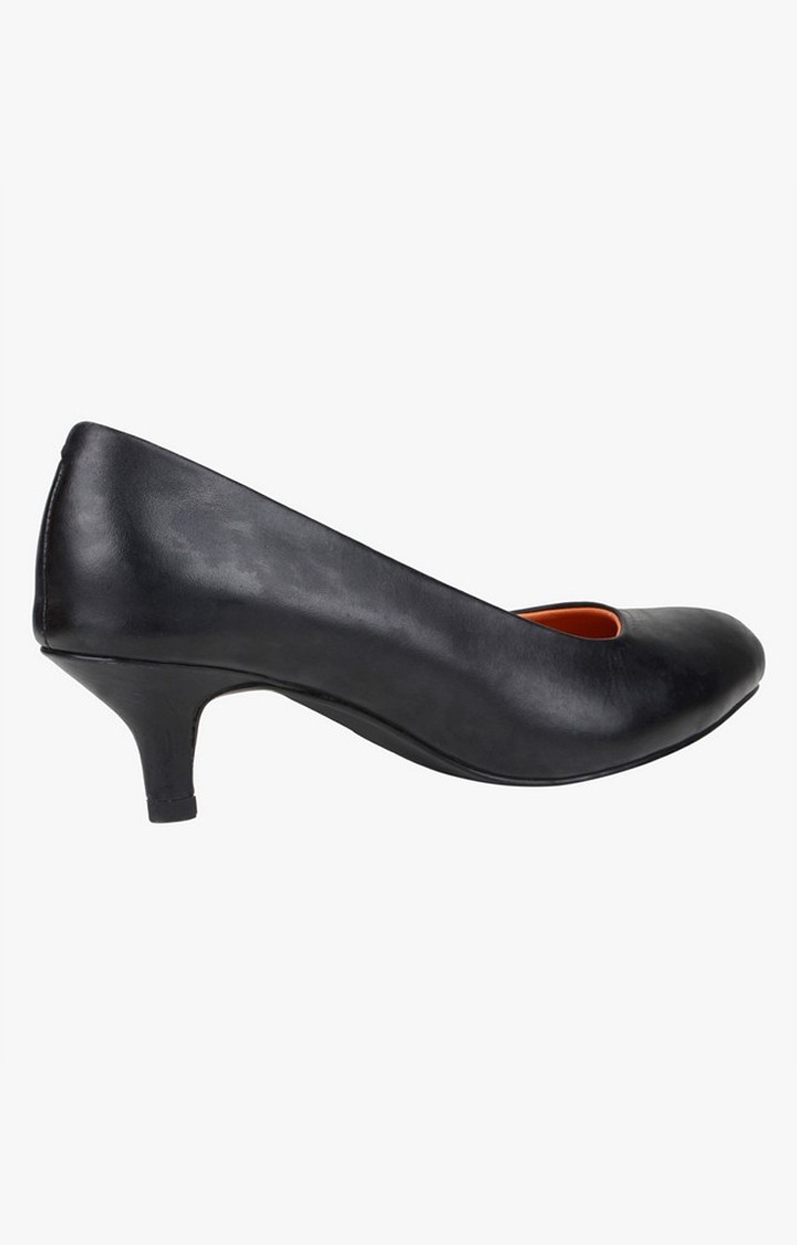 Lucy Black Pumps