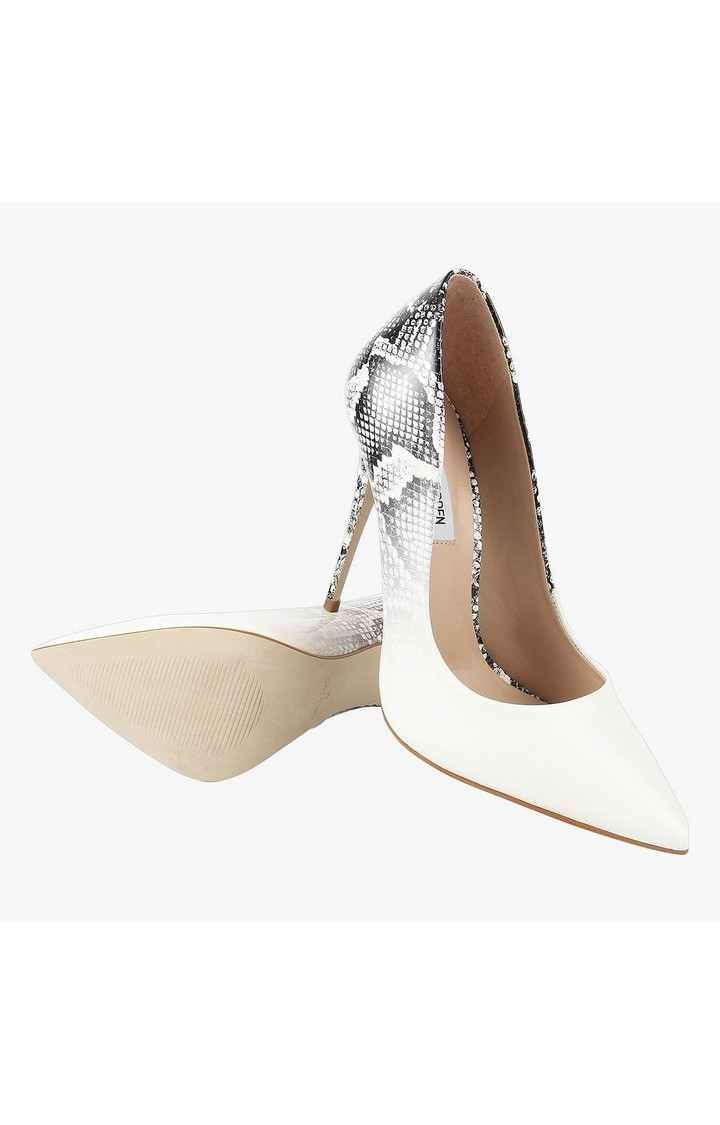 Daisie-P White Pumps