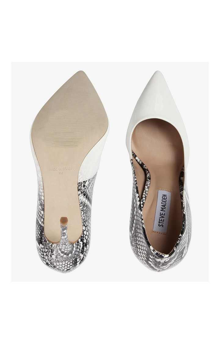 Daisie-P White Pumps