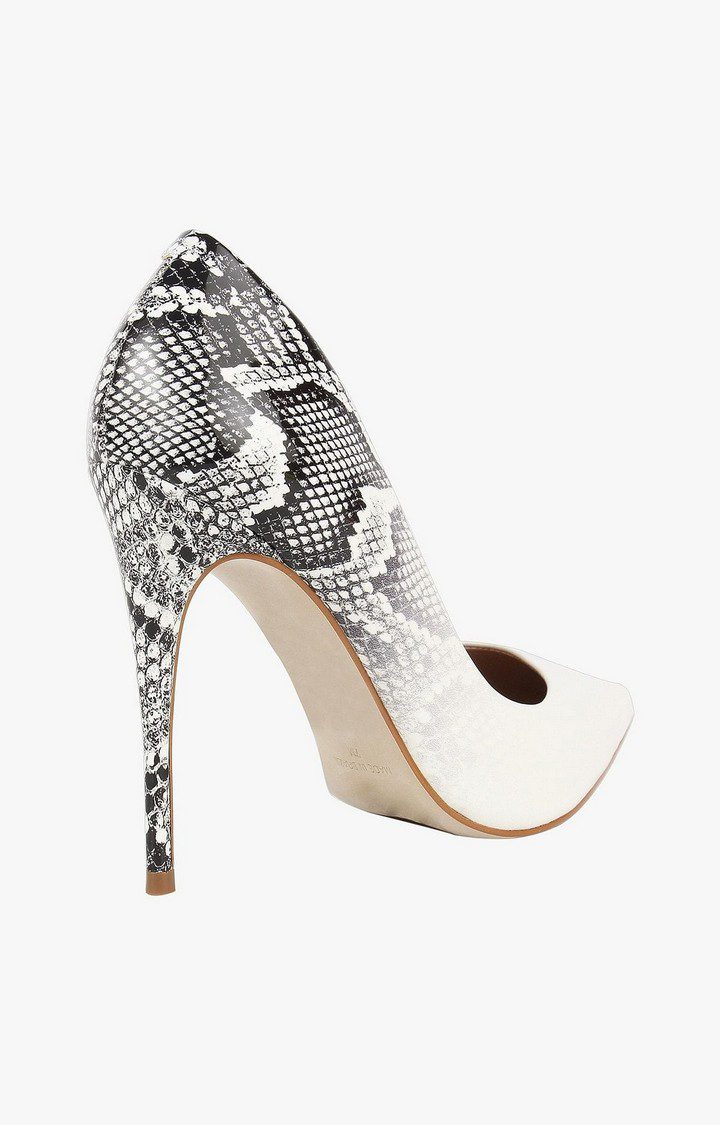 Daisie-P White Pumps