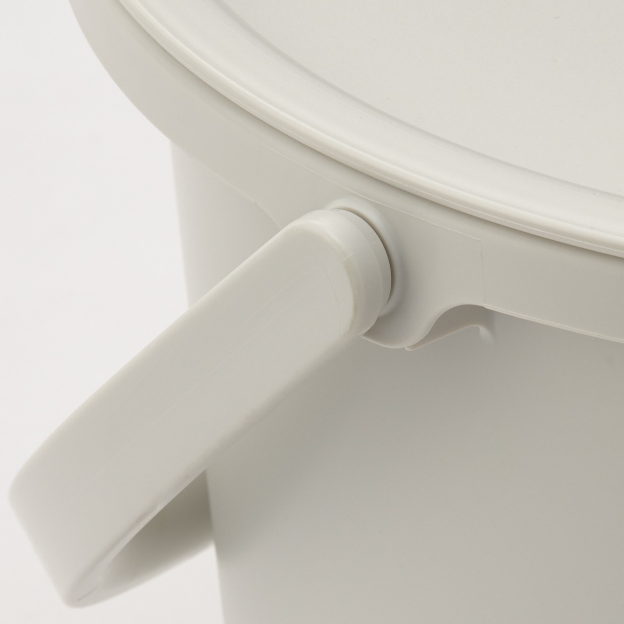 (OVERSEAS SPEC) POLYPROPYLENE BUCKET / WITH LID
