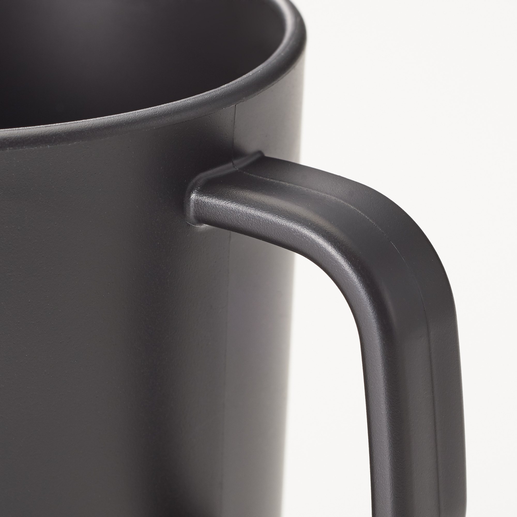 PP MUG WITH LID / BLACK