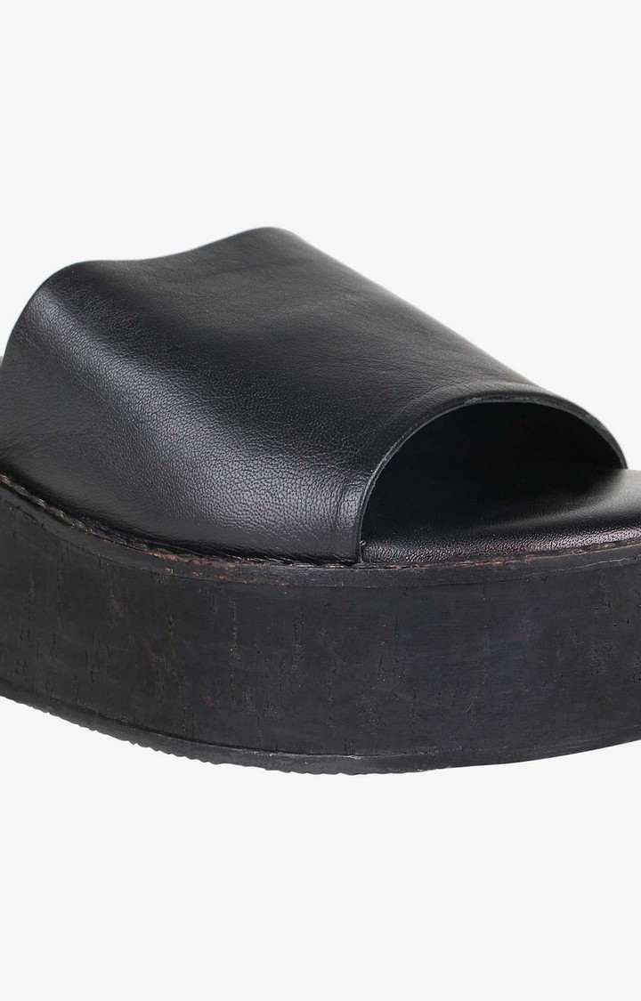 Sandy Black Wedges