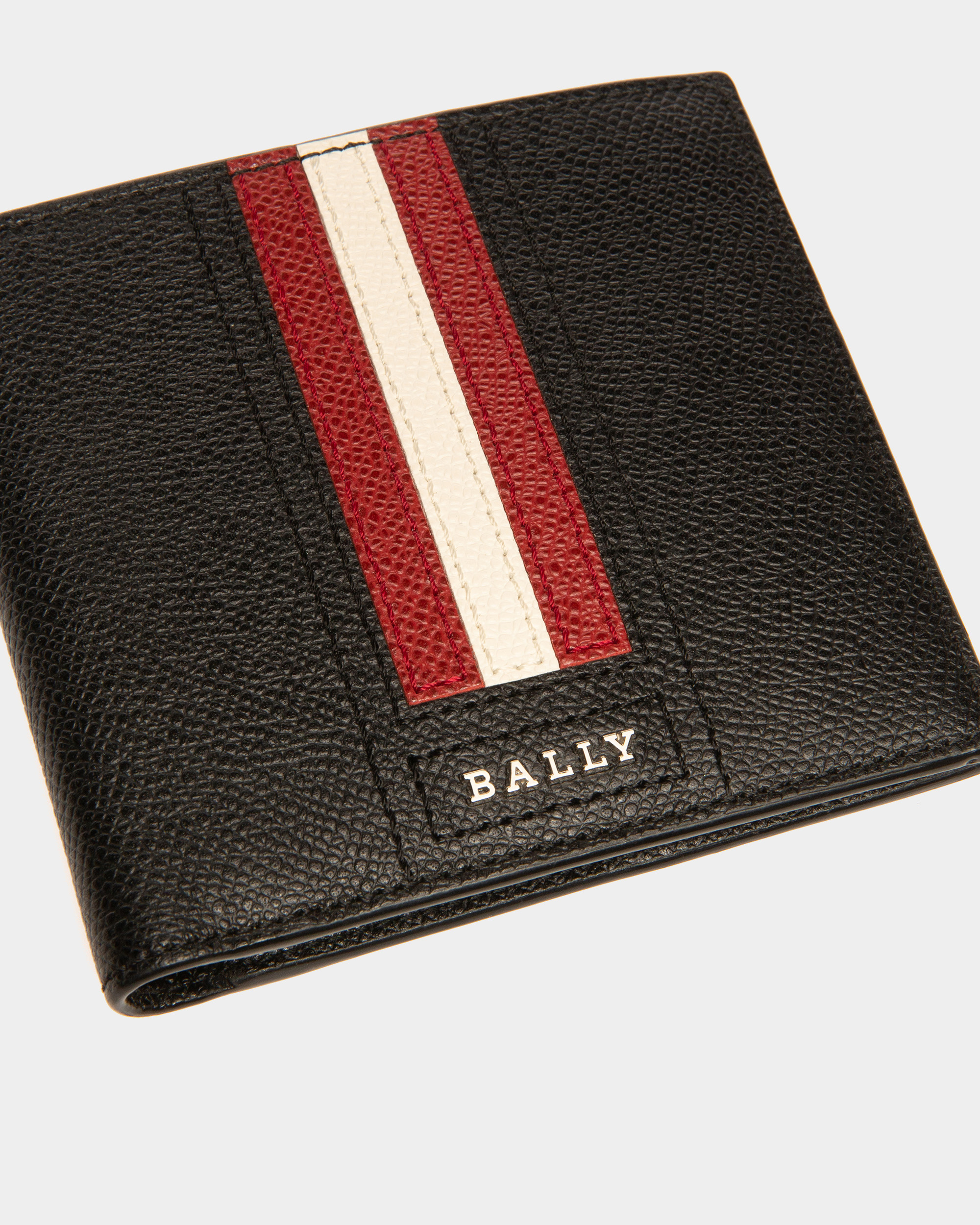 Trasai Leather Wallet In Black