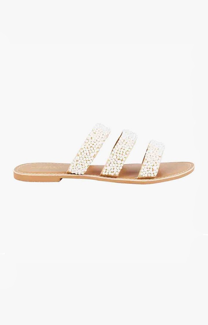 Yara White Flats