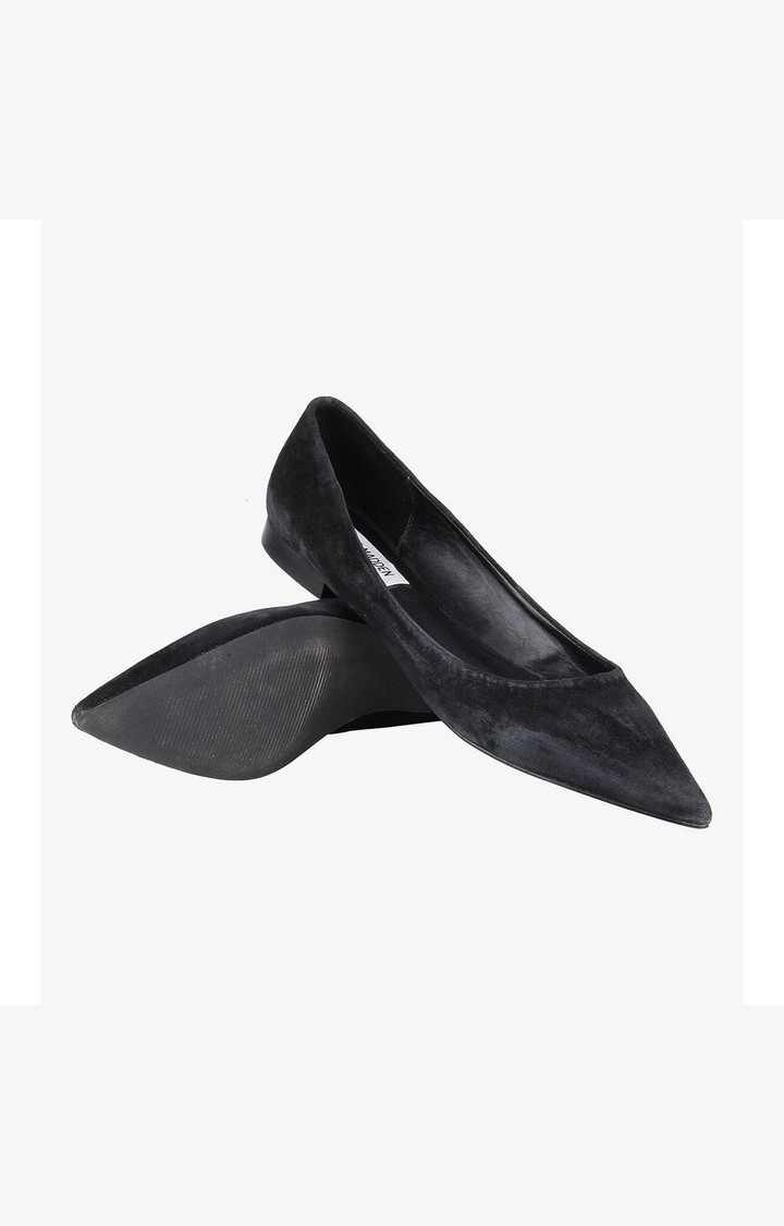 Otisly Black Closed Flats & Ballerinas