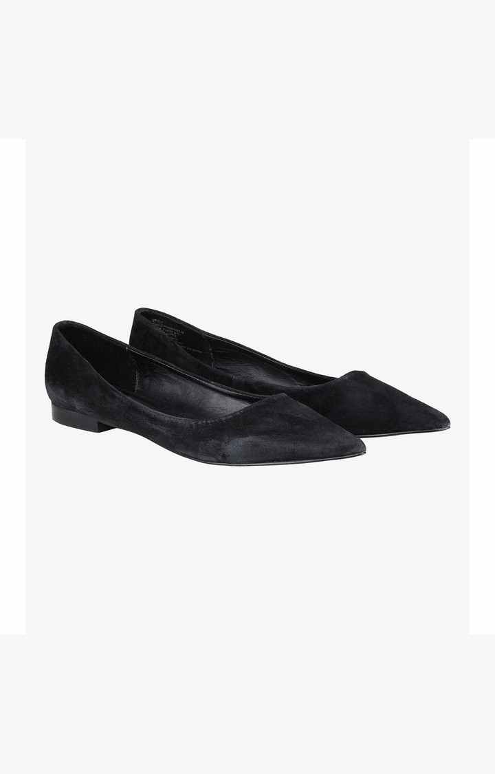 Otisly Black Closed Flats & Ballerinas