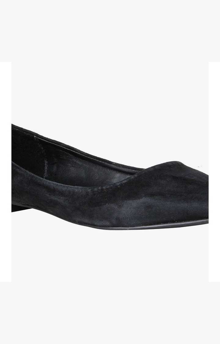 Otisly Black Closed Flats & Ballerinas