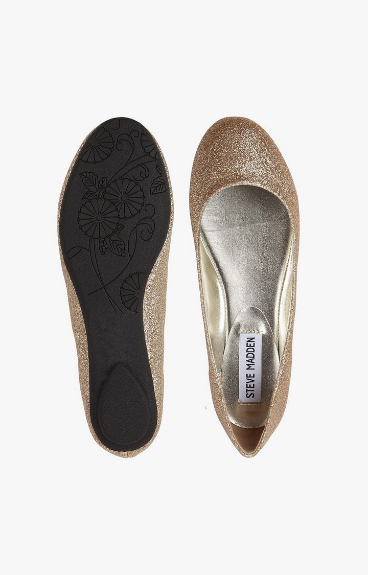 P-Heavenn Gold Closed Flats & Ballerinas