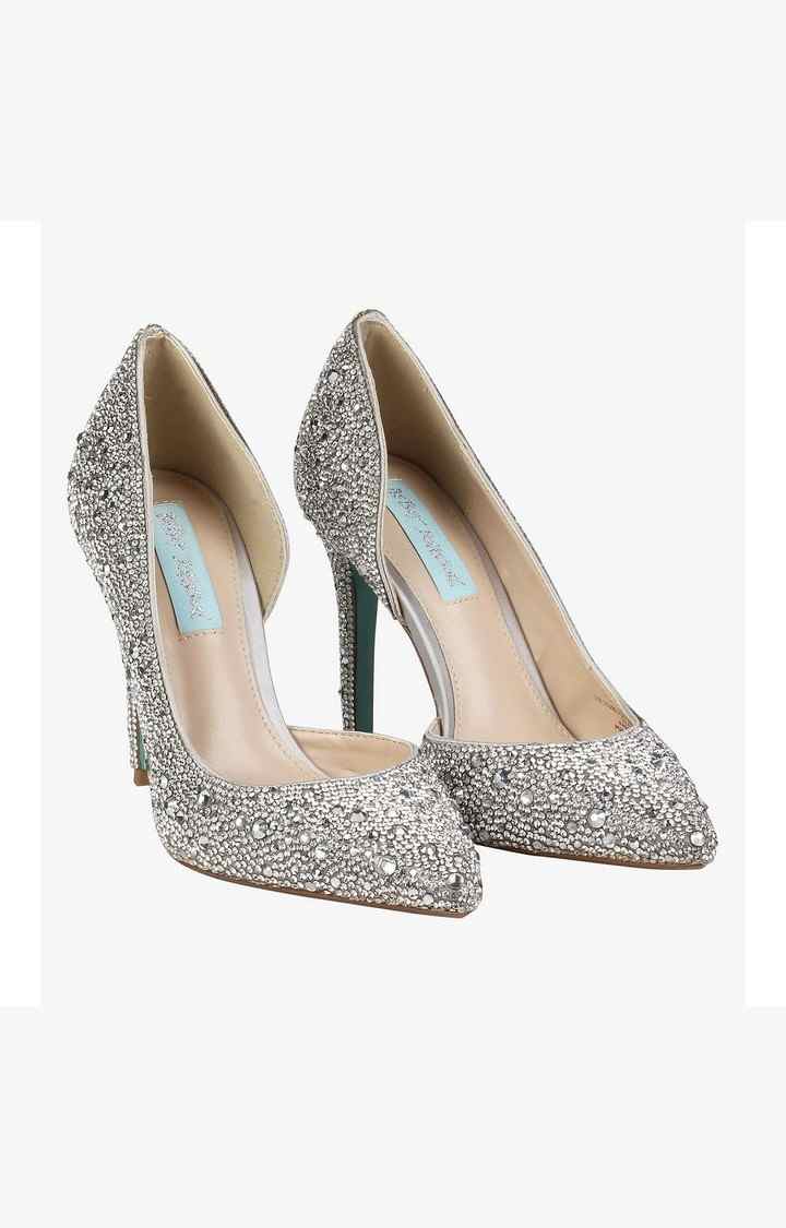 Sb-Hazil Silver Pumps