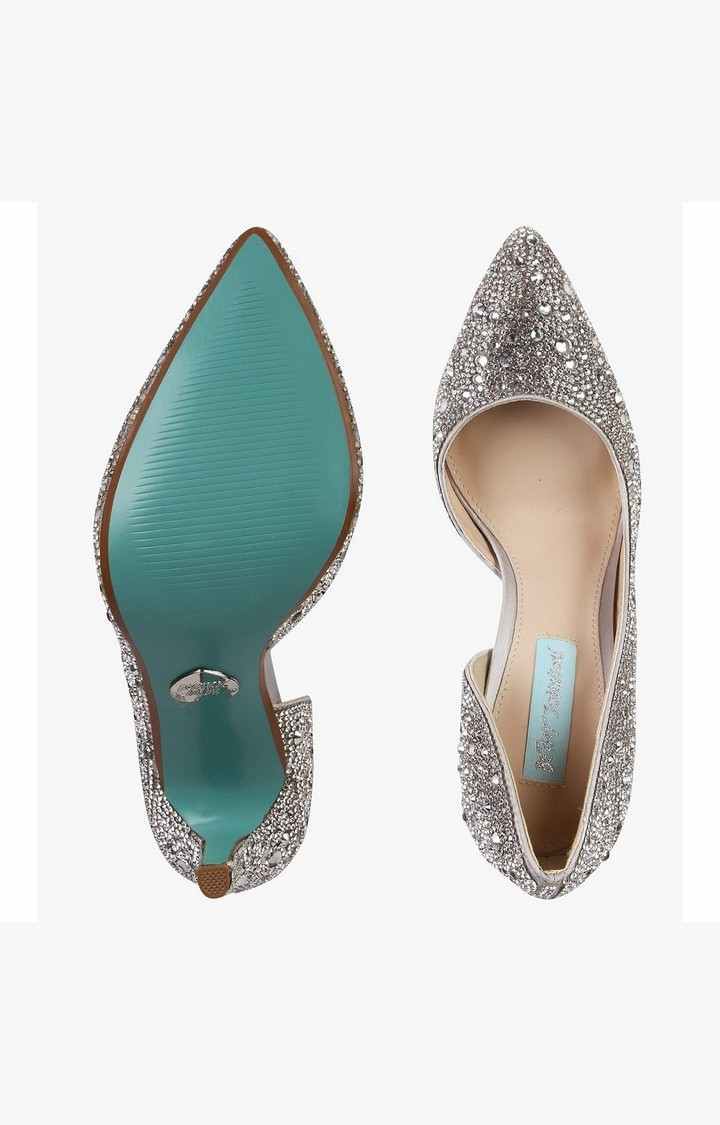 Sb-Hazil Silver Pumps