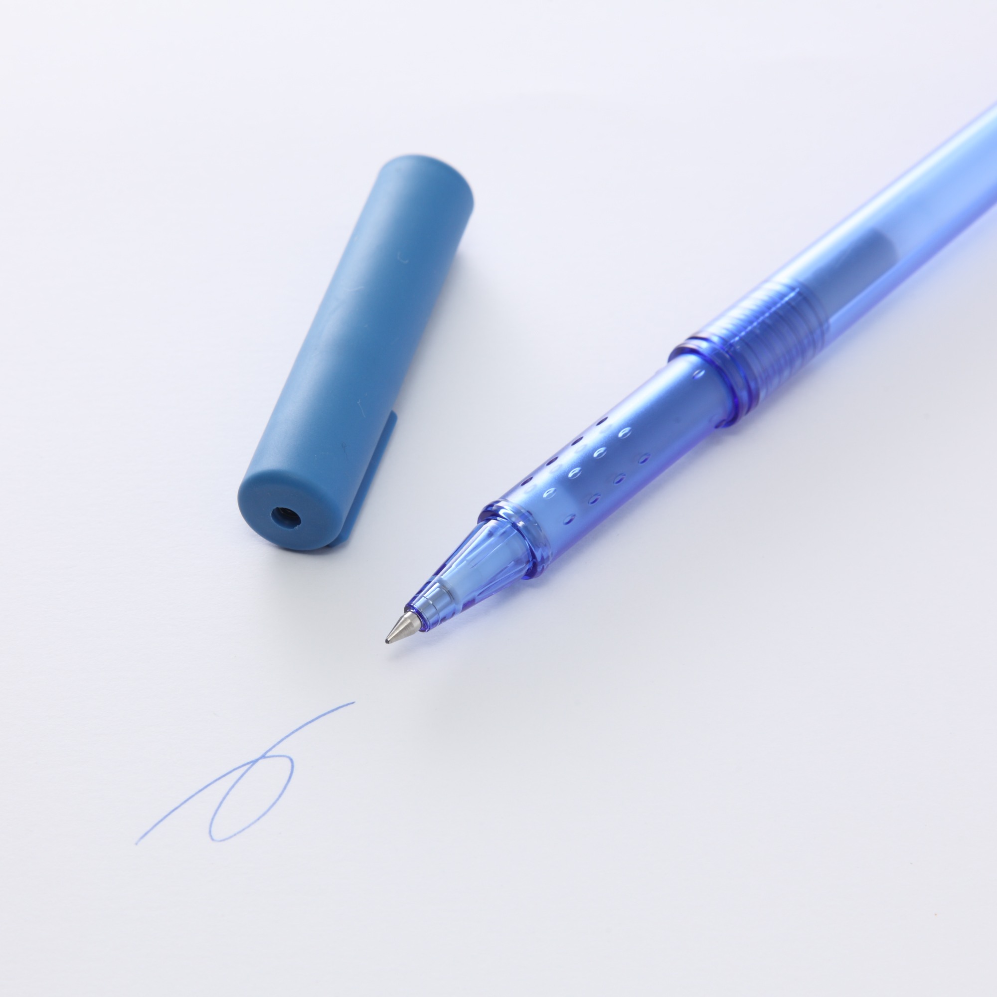 ERASABLE BALL POINT PEN / BLUE