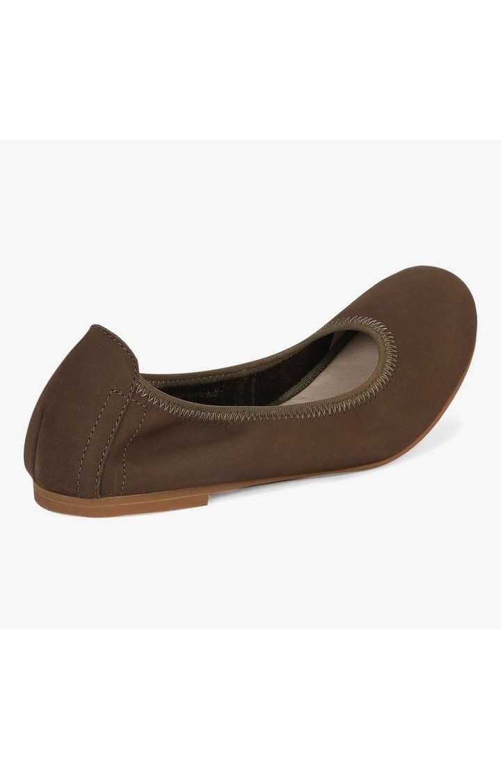 Becca Grey Closed Flats & Ballerinas
