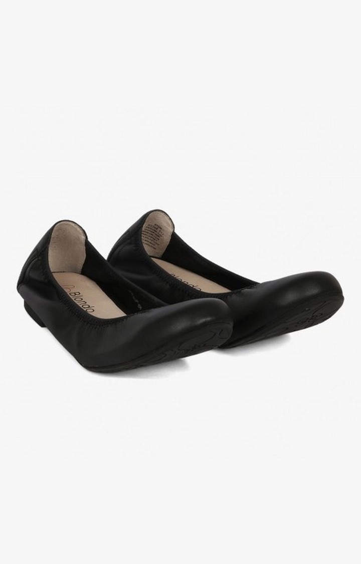 Becca Black Closed Flats & Ballerinas