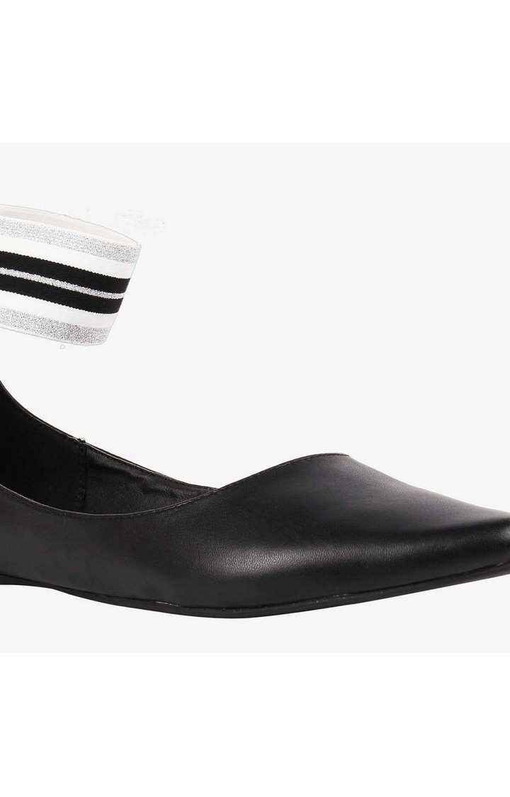 Amaze Black Closed Flats & Ballerinas