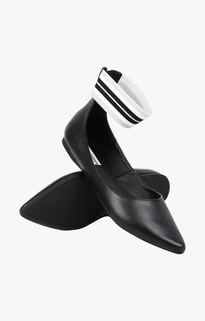 Amaze Black Closed Flats & Ballerinas