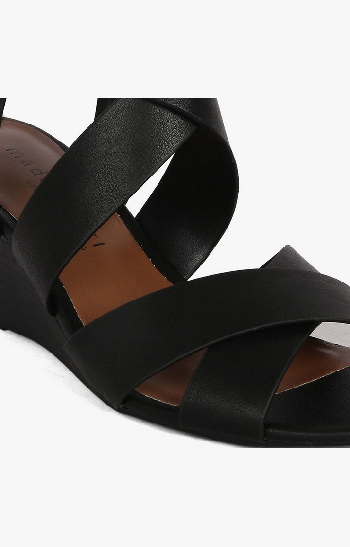 Harryy Black Wedges