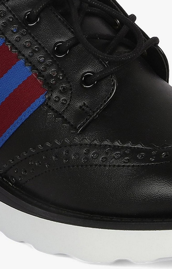 Standard Black Sneakers