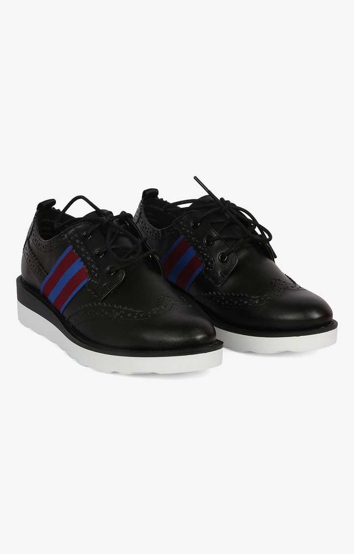 Standard Black Sneakers