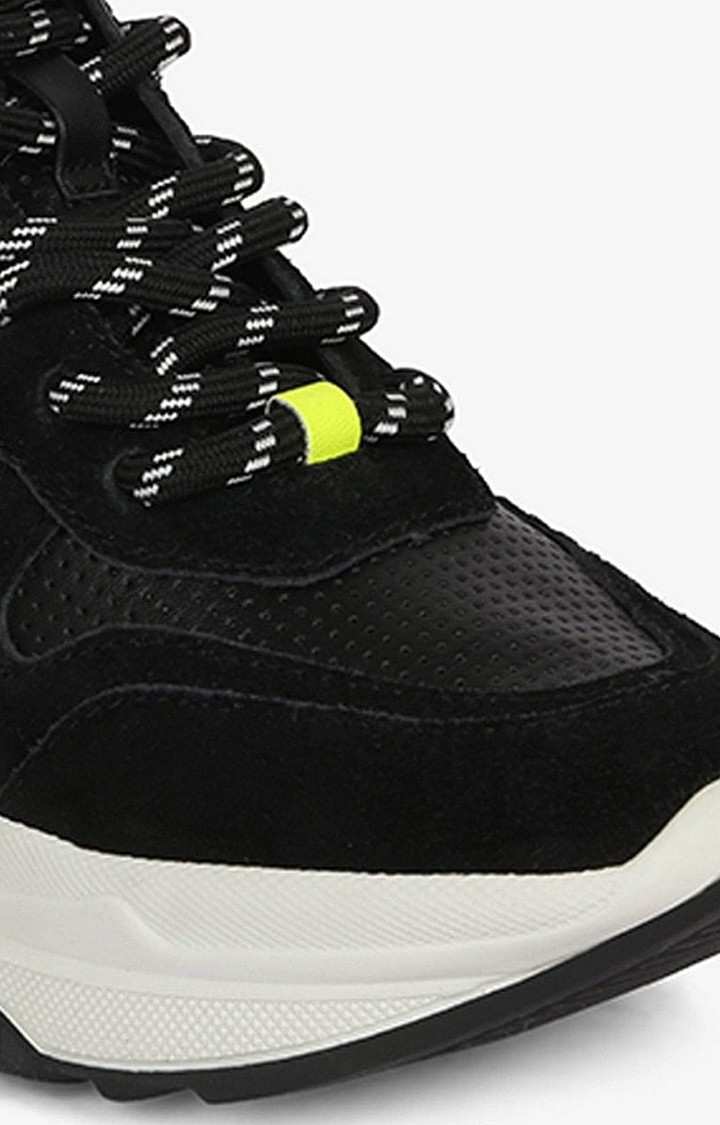 Zova Black Sneakers