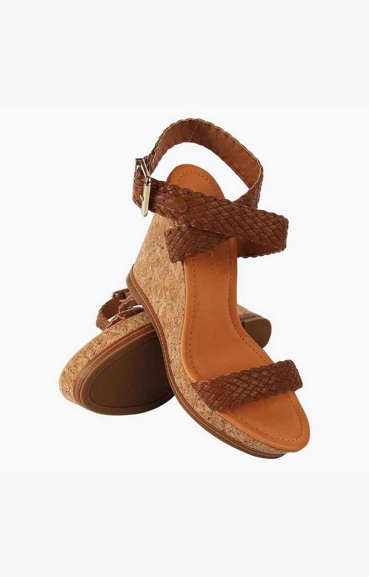 Narla Red Wedges