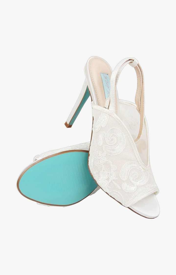 Sb-Lula White Pumps