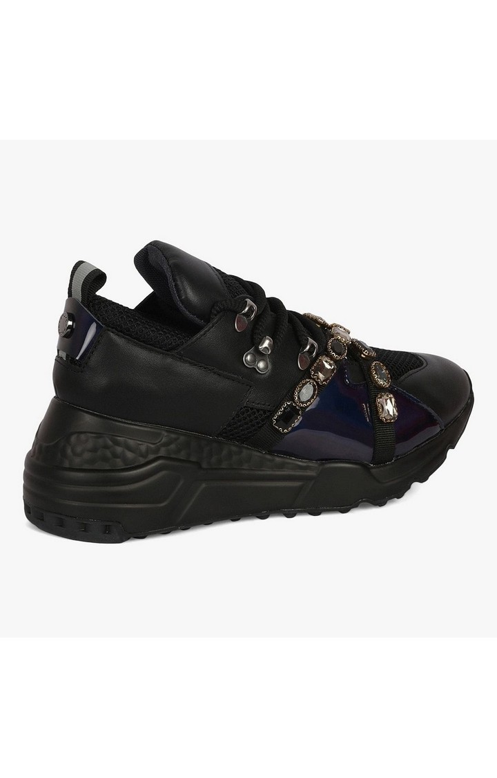 Credit Black Sneakers