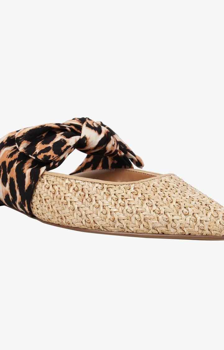 Emika Multi Closed Flats & Ballerinas