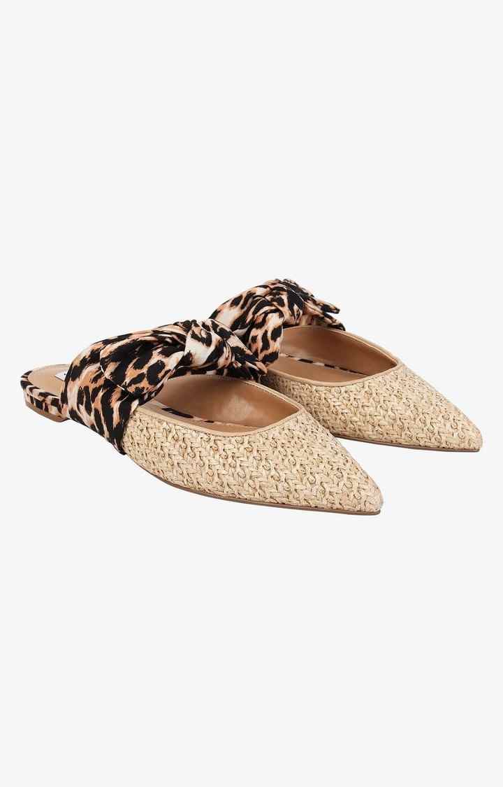 Emika Multi Closed Flats & Ballerinas