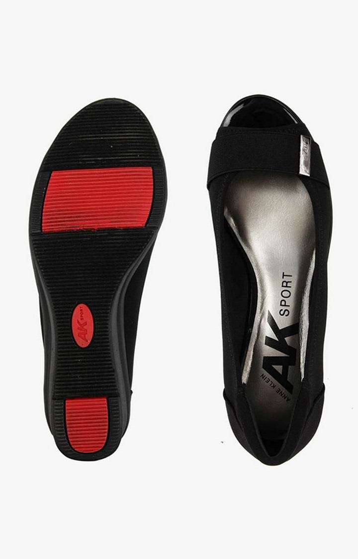 Jinnett Black Wedges
