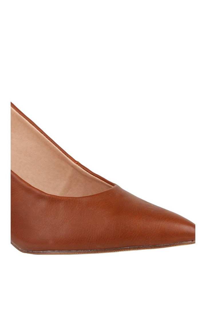 Cayton Brown Pumps