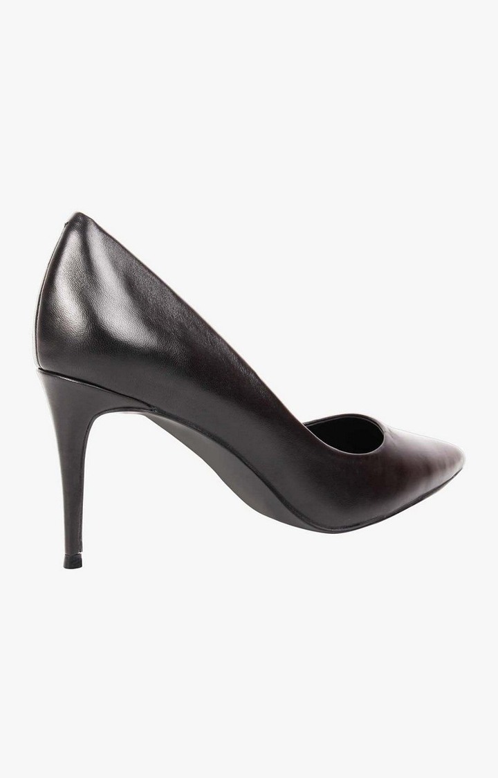 Lillie Black Pumps