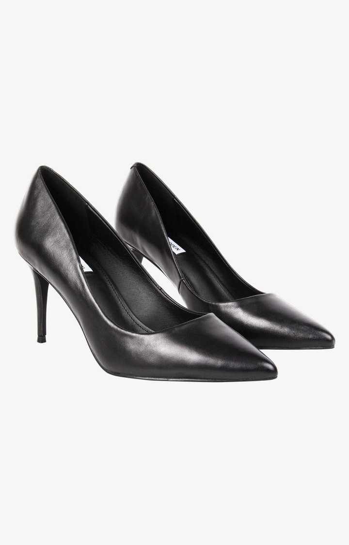 Lillie Black Pumps