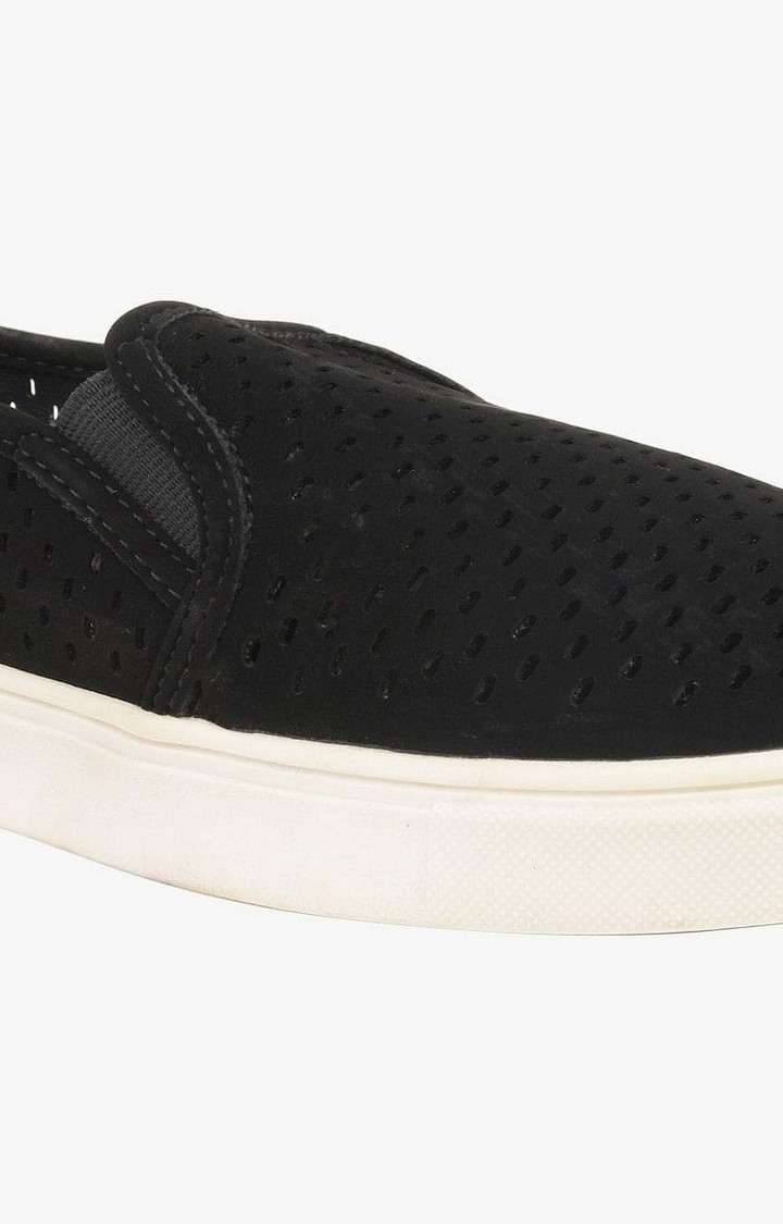 Quickk Black Closed Flats & Ballerinas