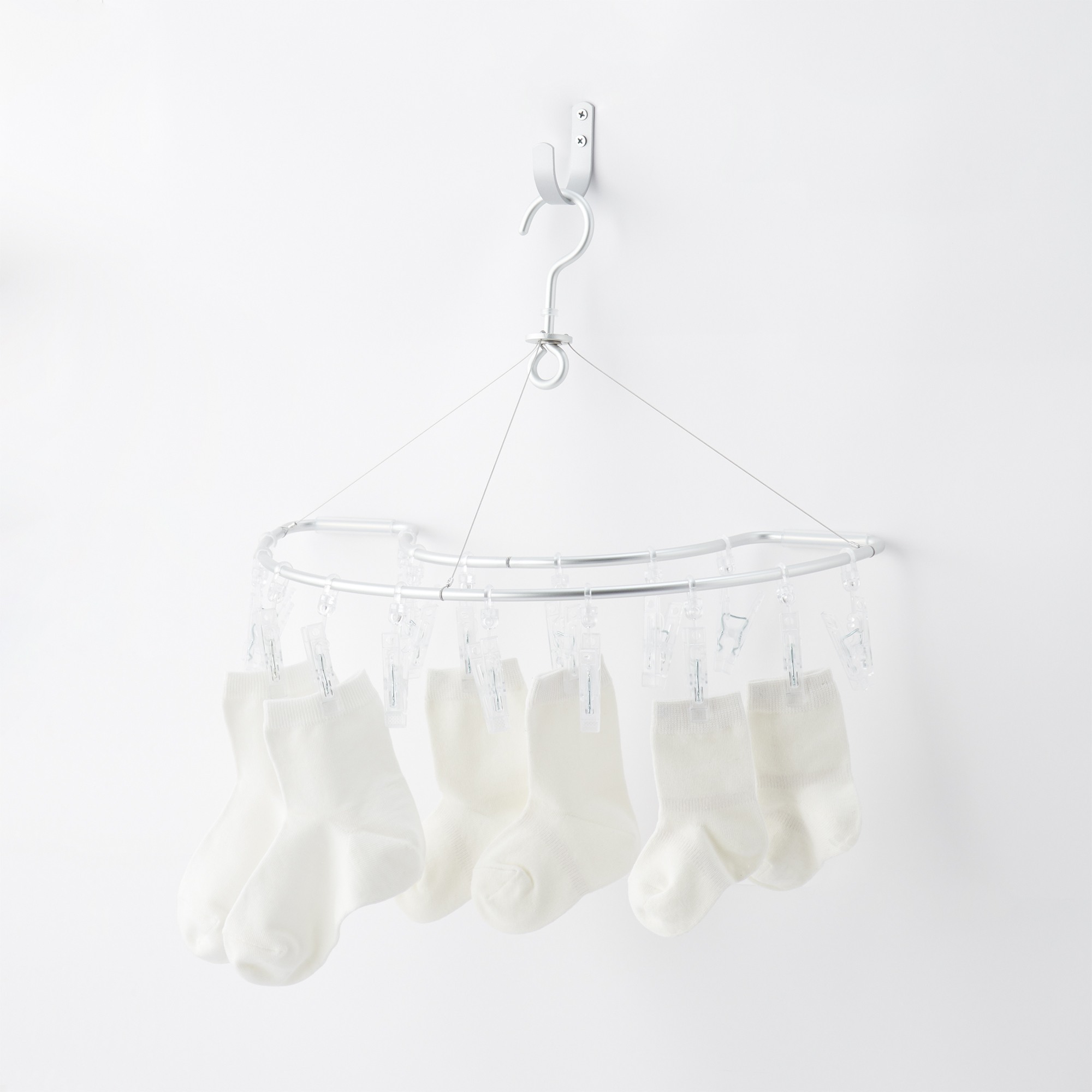 ALUMINIUM SEMICIRCLE HANGER WITH PEGS