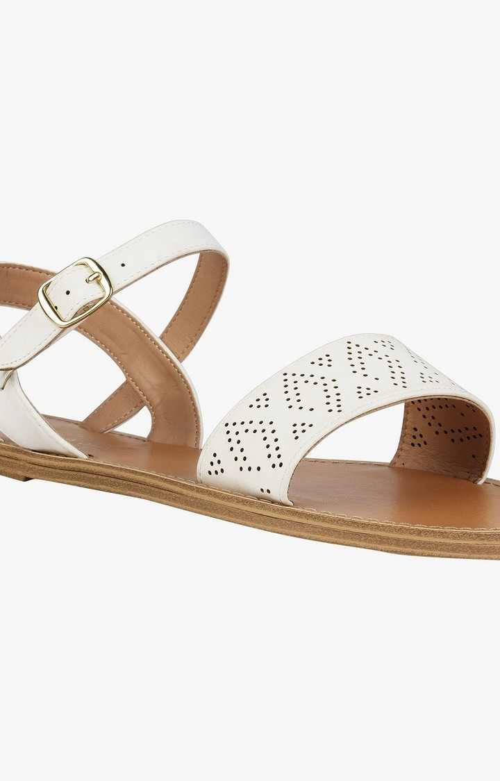 Kellyy White Flats