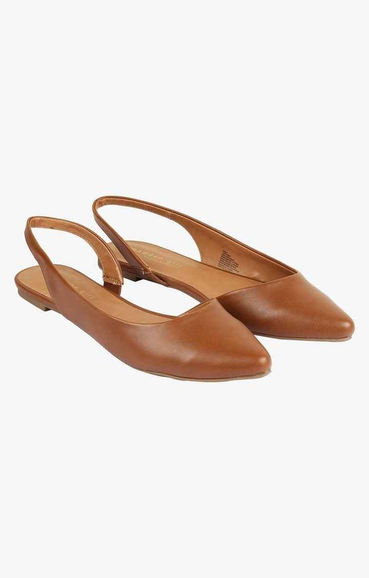Kalii Brown Closed Flats & Ballerinas